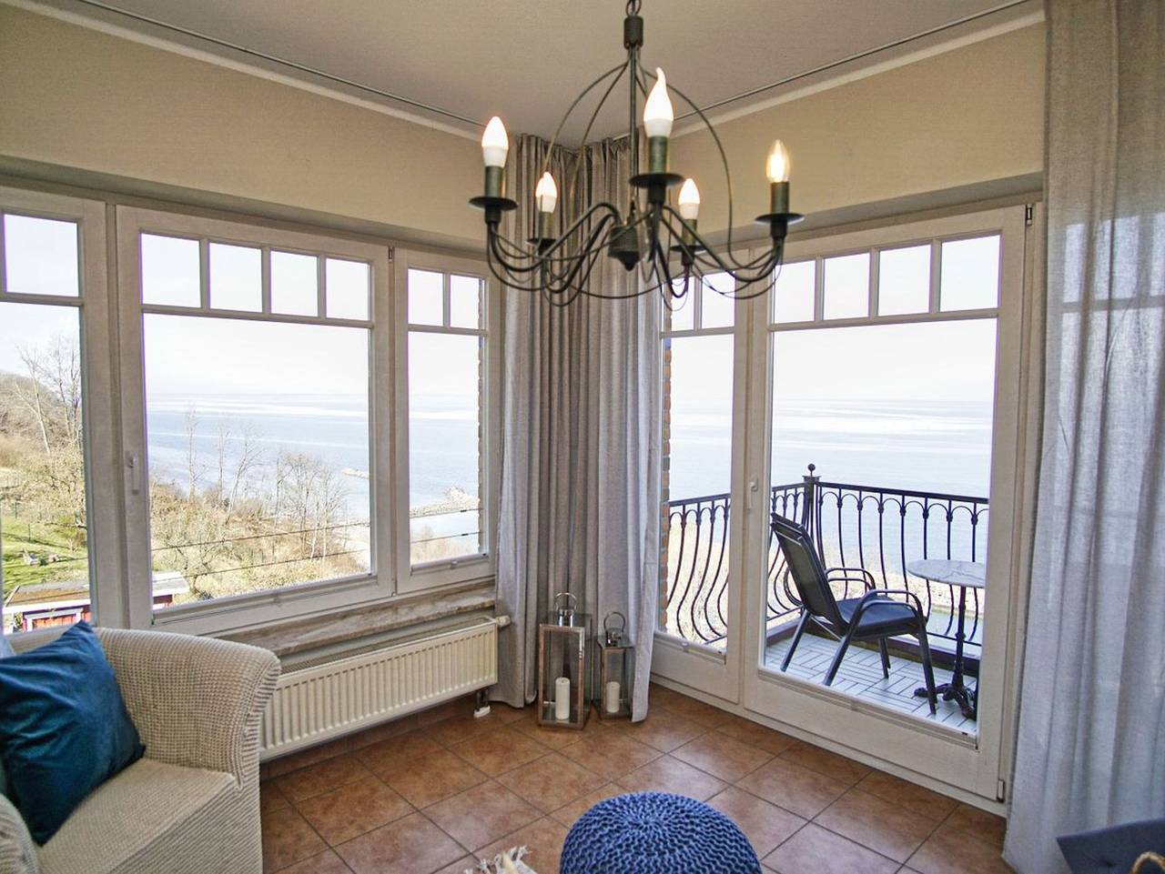 Ganze Ferienwohnung, Haus am Meer - Ferienwohnung mit traumhaftem Meerblick - Haus am Meer Fewo 09 in Lohme, Nationalpark Jasmund