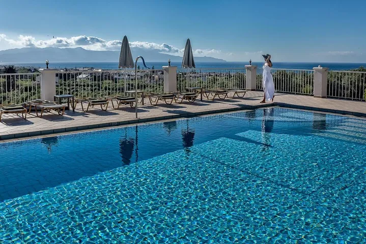 Chalet para 8 personas, con jardín además de piscina y jacuzzi - 1