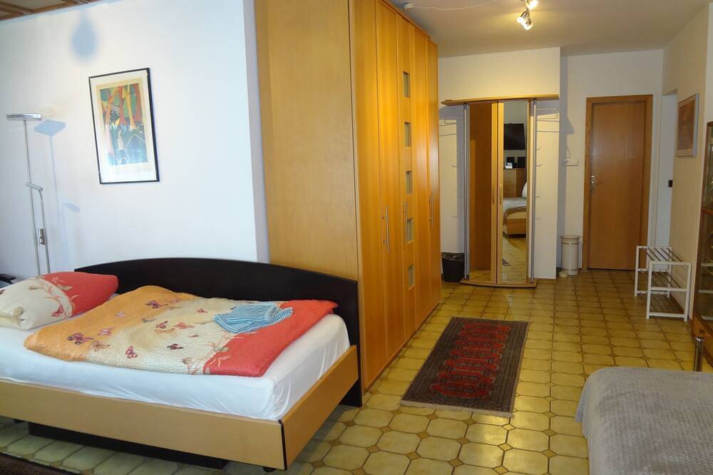 Ganze Wohnung, Ferienwohnung Rühle Fewo 2, Bad Soden Taunus Mtk Frankfurt, Nähe Ffm in Bad Soden am Taunus, Main-Taunus-Kreis