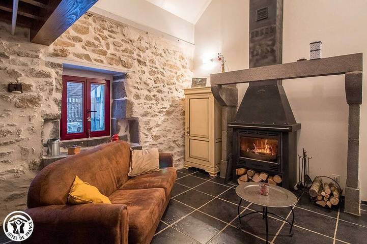 Location de vacances pour 4 personnes, avec balcon et jardin dans Pulvérières