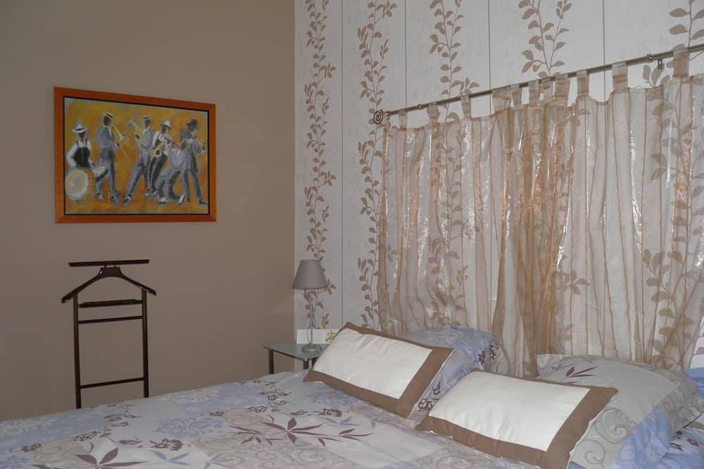 Appartement entier, Appartement Dans Le Jardin D'Un Monument Historique De 5000 Ans in Saumur, Vallée de la Loire