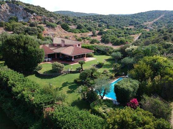 Location de vacances pour 3 personnes, avec jardin ainsi que piscine et vue à Carbonia - 4