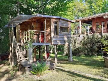 Chambre d’hôte pour 2 personnes, avec jardin et piscine ainsi que vue et balcon à Couze-et-Saint-Front