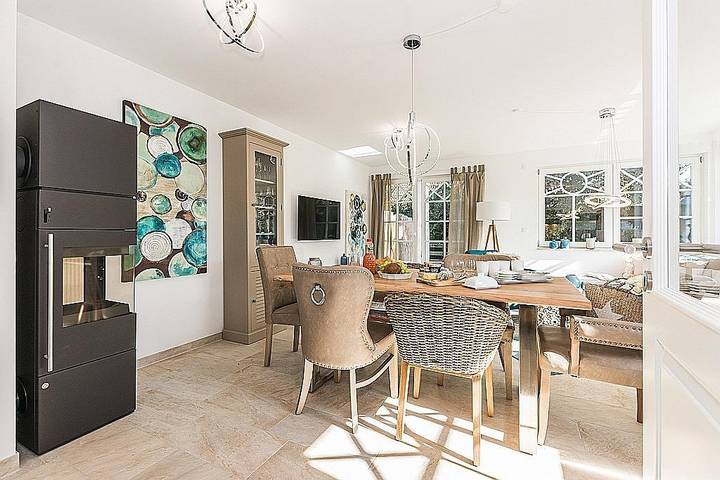 Neues elegantes gemütliches Ostseehaus im Ostseeheilbad Prerow mit Kamin für bis zu 6 Personen. in Prerow, Fischland - Darß - Zingst