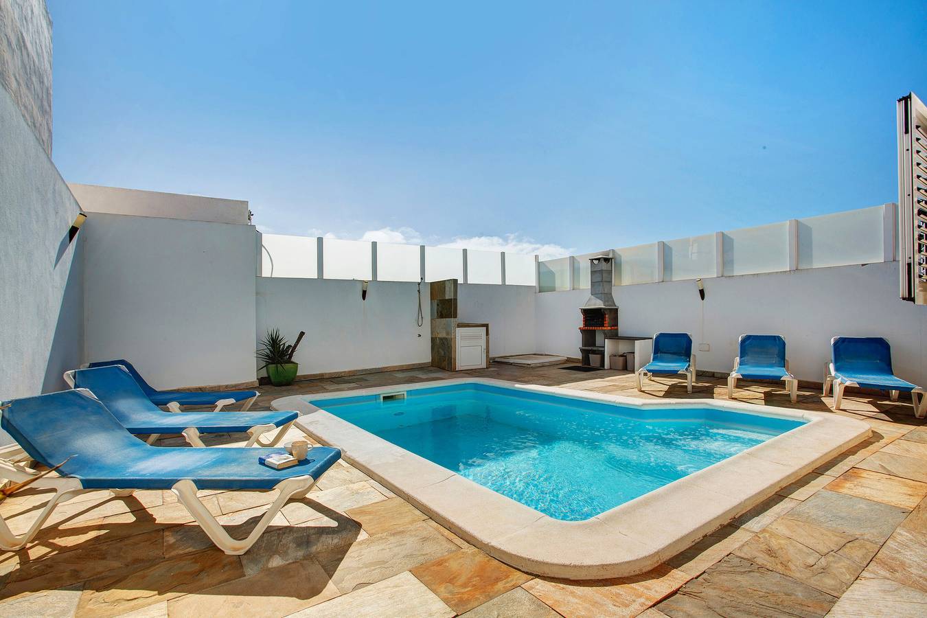 Casa Vacacional 'Preciosa' con Vista a la Montaña, Wi-Fi y Aire Acondicionado in Tahiche, Teguise