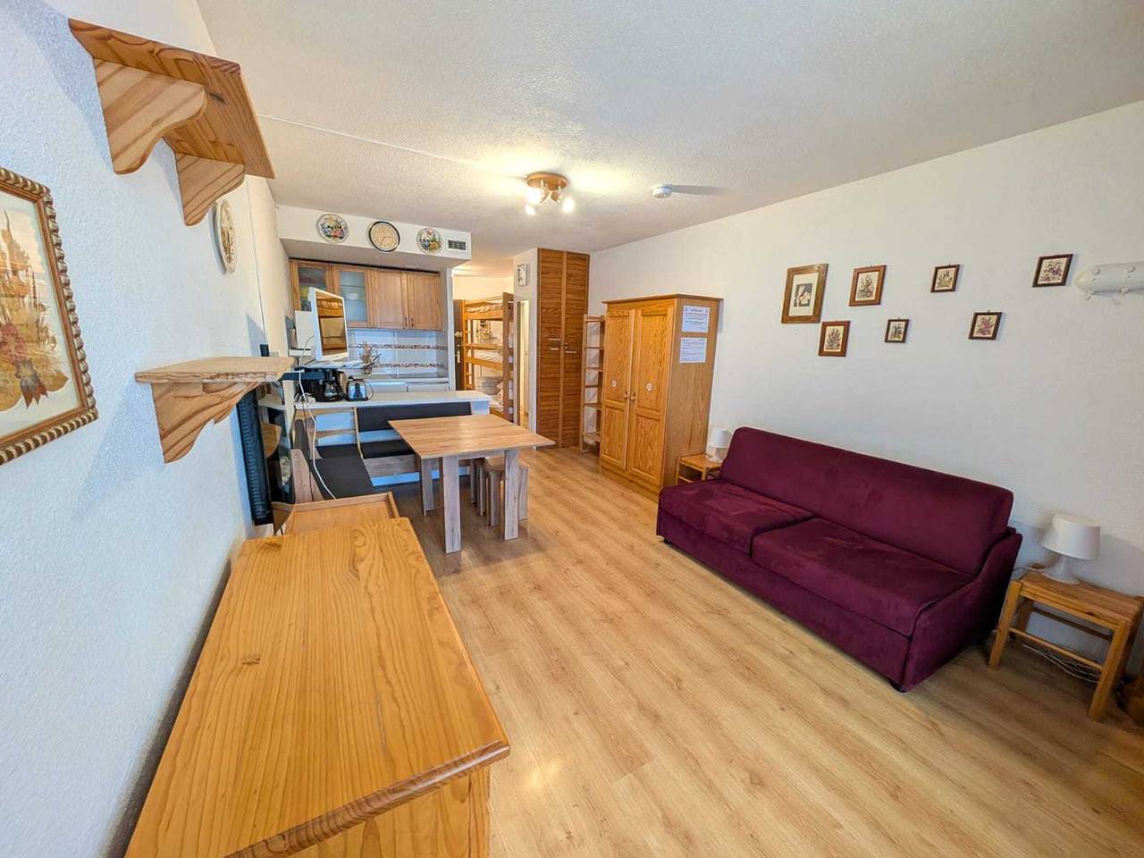 Entire studio, Comfortable studio for 4 with dishwasher, washing machine, balcony, pets allowed in Montgenèvre, Briançon region