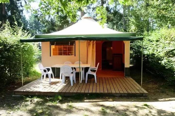 Mobil home pour 4 personnes dans Plan d'eau de Champagnac le Vieux