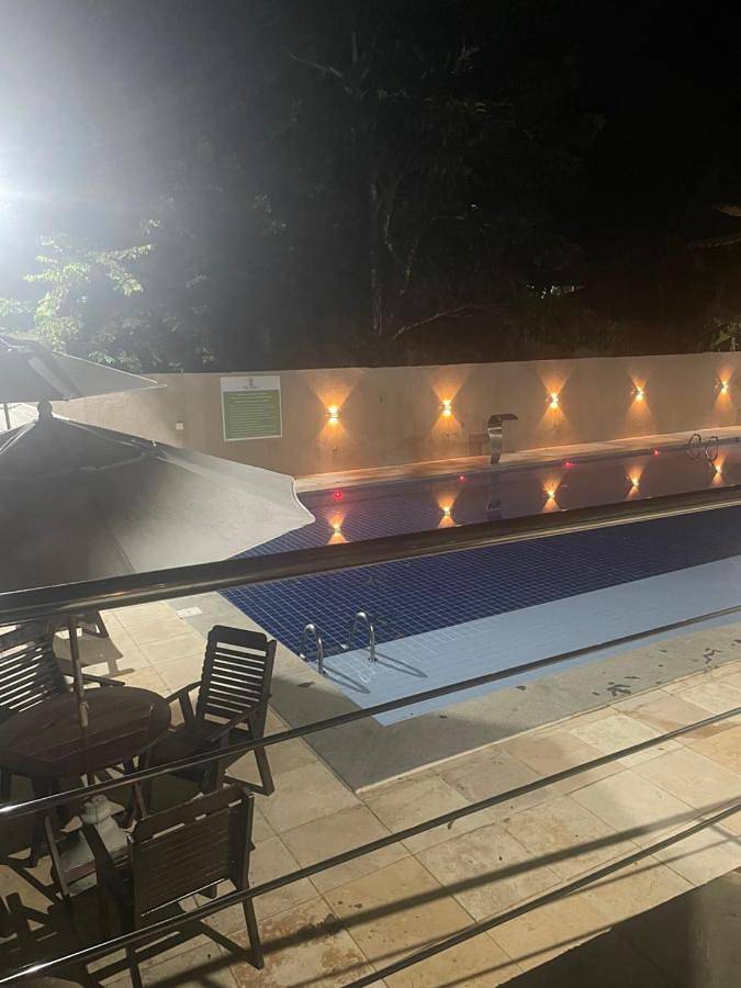 Casas e apartamentos de temporada para 2 pessoas, com piscina e jardim em Serraria