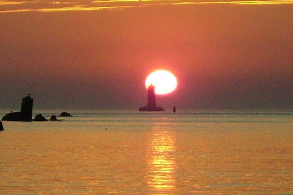 New Bungalow für 2 Personen, Garten, ruhige Lage. in Plourin, Brest und Umgebung