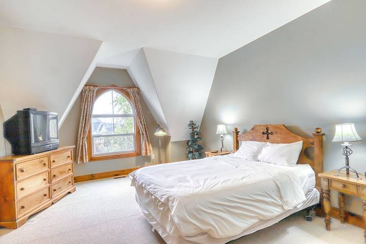 Vacation rental for 8 people, with pool and balcony in Blue Mountain (Ontario)