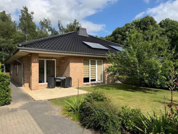 Ferienhaus für 8 Personen, mit Garten in Rostock und Umgebung