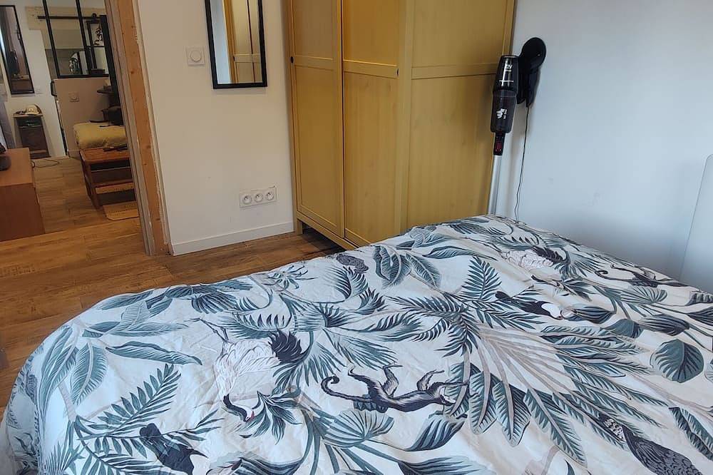 Entire apartment, Quiet mountain apartment in Menthon-Saint-Bernard, Annecy region