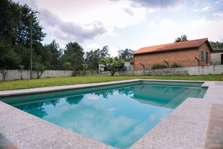 Casa de vacaciones para 15 personas, con piscina además de balcón y vistas en Comarca de Vigo - 2