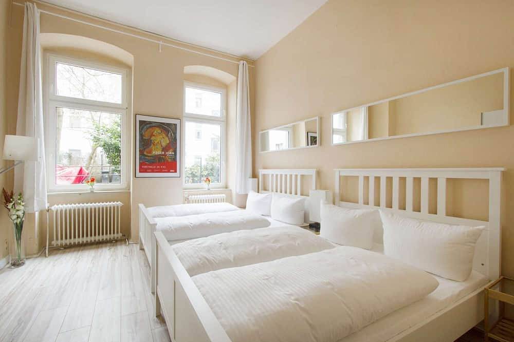 Entire apartment, Primeflats - Apartment Genter 1 Berlin-Wedding in Berlin Wedding, Berlin
