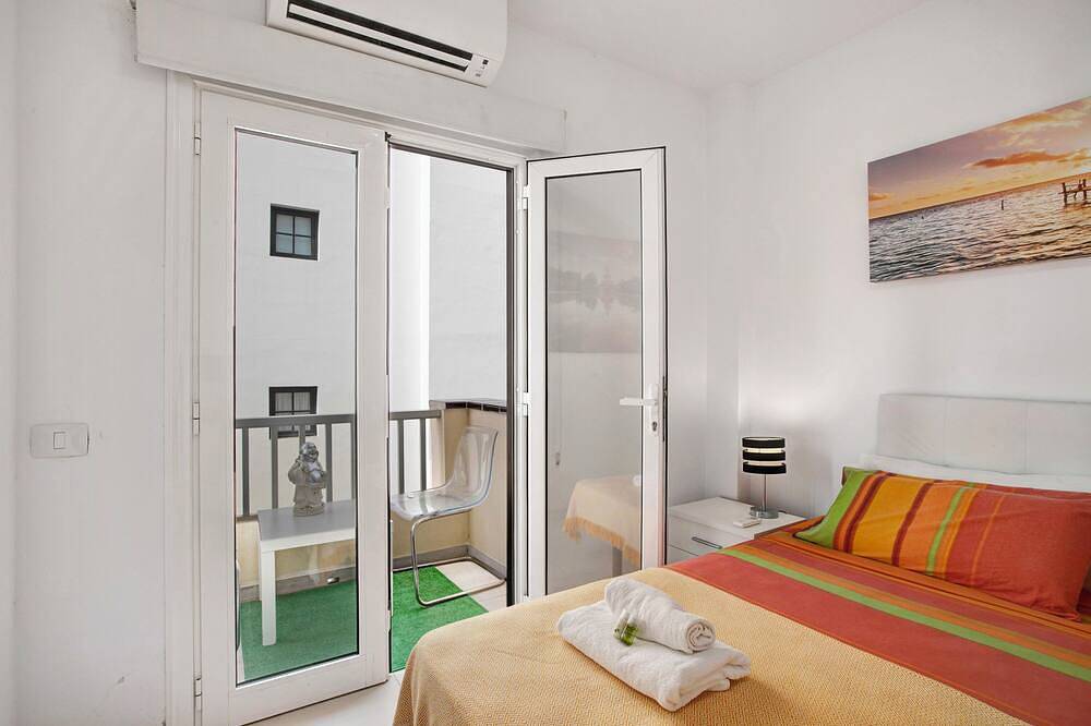 Vacation Home 'Bonamar' with Sea View, Wi-Fi and Air Conditioning in Playa de las Américas, South Tenerife