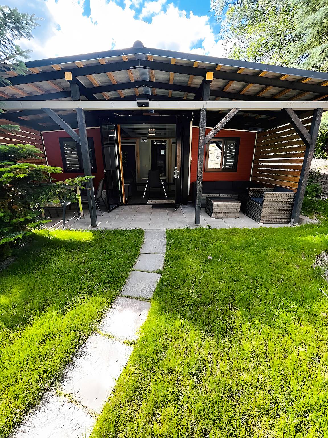 Ganze Ferienwohnung, Tinyhaus 200 mit privater Terrasse, Garten und Wlan in Bungalowdorf Zadelsdorf, Zeulenroda-Triebes