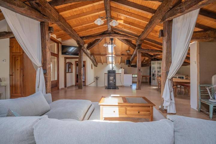 Apartamento para 4 personas, con jardín además de terraza y vistas en Villarcayo de Merindad de Castilla la Vieja
