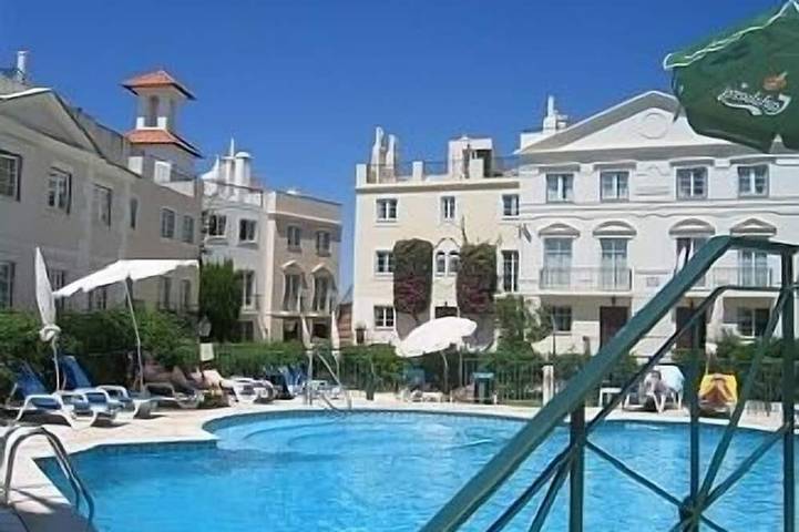 Ganze Wohnung, Erdgeschoss, klimatisierte Wohnung in preisgekrönter Lage in Vilamoura, Quarteira