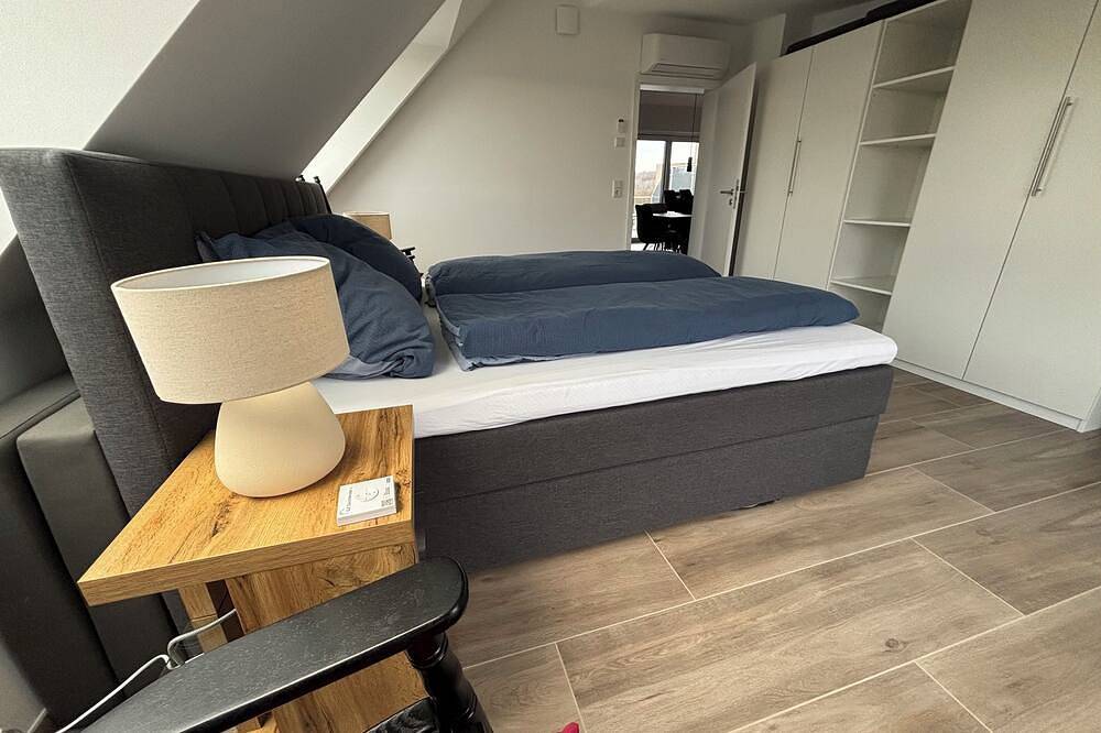 Ganze Wohnung, 2Zi. Maisonette Wohnung - Dachterrasse, Whirlpool, Fahrstuhl, Klima, Kliniknähe in Bad Salzuflen, Kreis Lippe