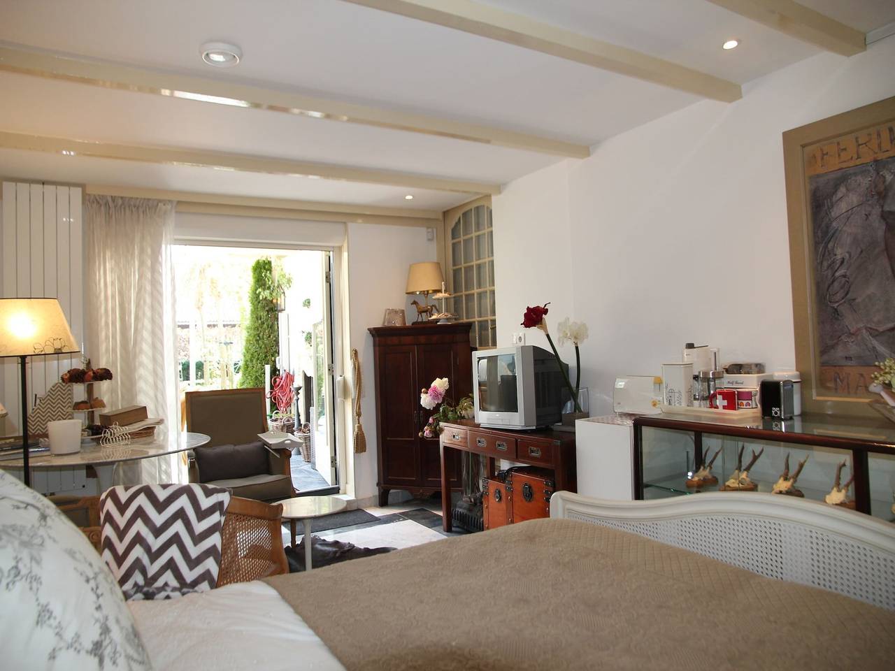 Welcoming Holiday Home in Heiloo with Sunlit Terrace in Heiloo, Nederlandse Noordzeekust