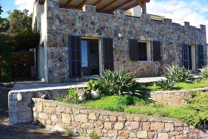 Gîte pour 6 personnes, avec jardin, adapté aux familles à Sari-Solenzara - 2