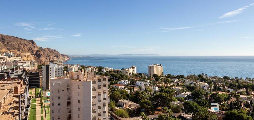 Apartamento de vacaciones para 6 personas, con vistas además de piscina y jardín - 1