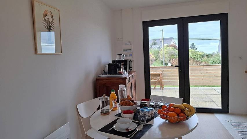 Gîte pour 2 personnes, avec Terrasse et Jardin à Penvénan - 4
