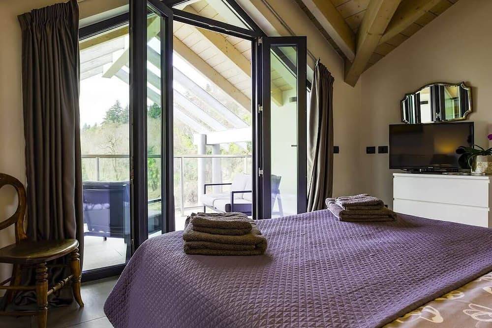 Ganze Wohnung, Stunning family friendly Italian Lakes 3 bed villa, pool, Bbq, Wifi in Lesa, Lago Maggiore (Piemont)