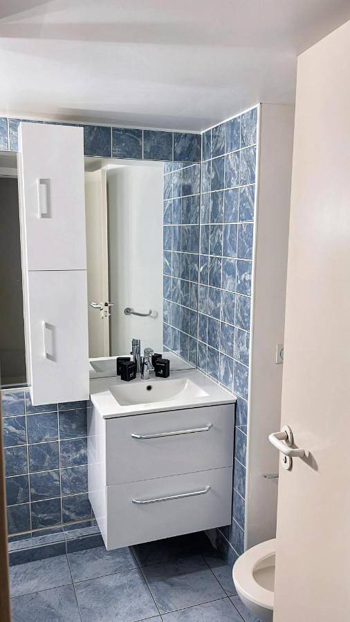 Gîte pour 2 personnes, avec vue et terrasse dans Gare D Antibes - 4