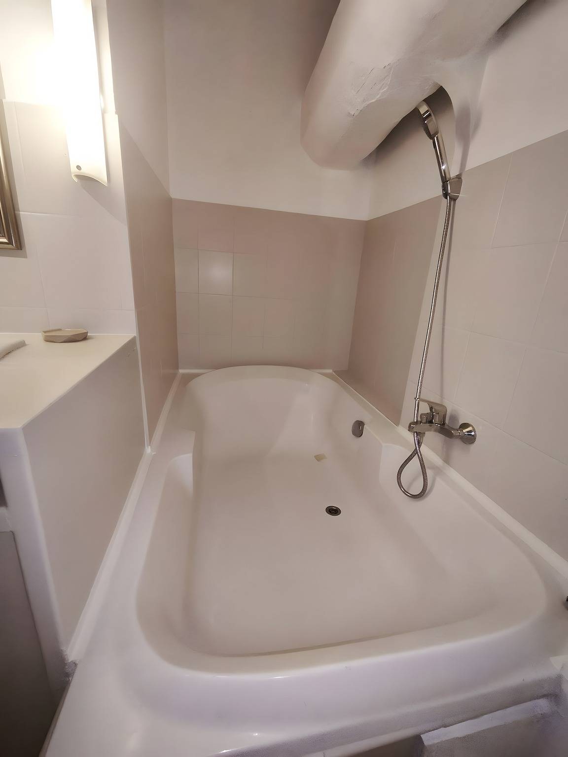 Zimmer 'La Suite - Darjeeling' mit Gemeinschaftsterrasse, Garten & Wlan in Lédenon, Nimes und Umgebung