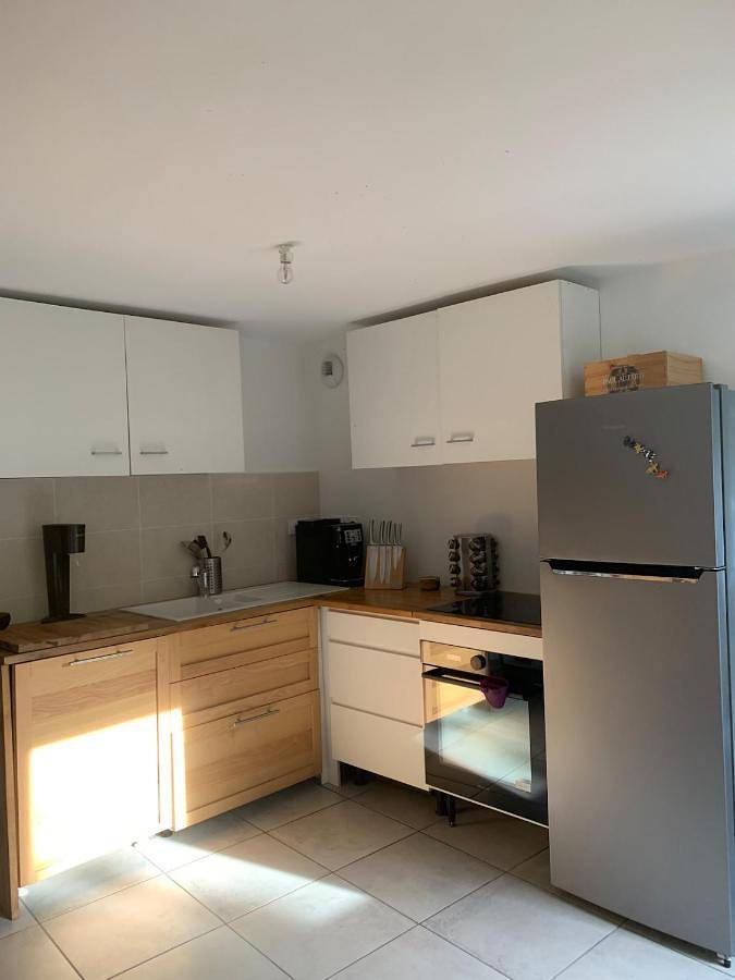 Location de vacances pour 6 personnes, avec jardin ainsi que terrasse et vue à Alboussière - 2