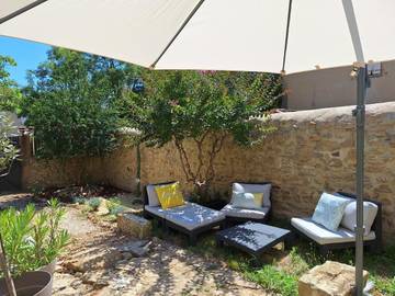 Gîte pour 4 personnes, avec jardin et terrasse à Le Pin
