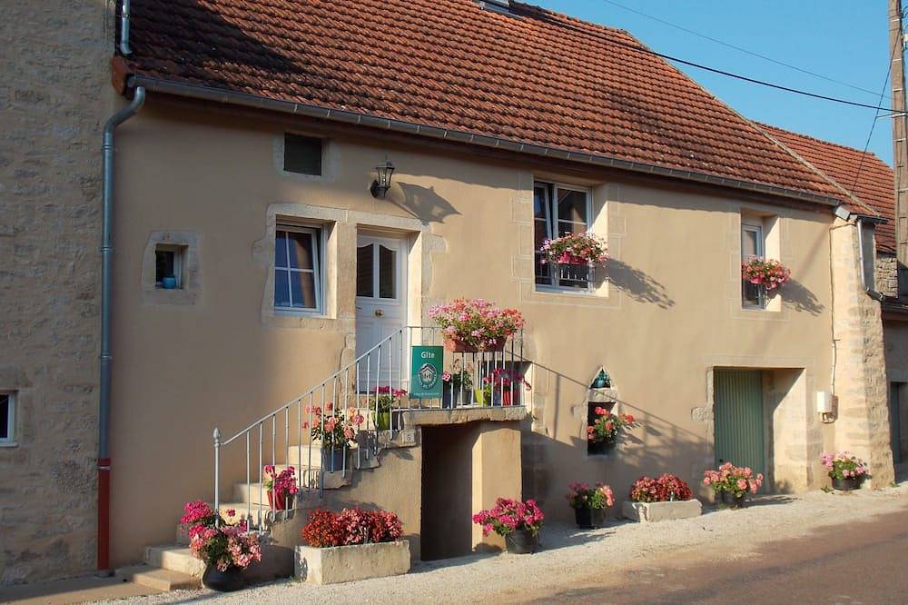 Gite a la campagne in La Roche-Vanneau, Région de Montbard