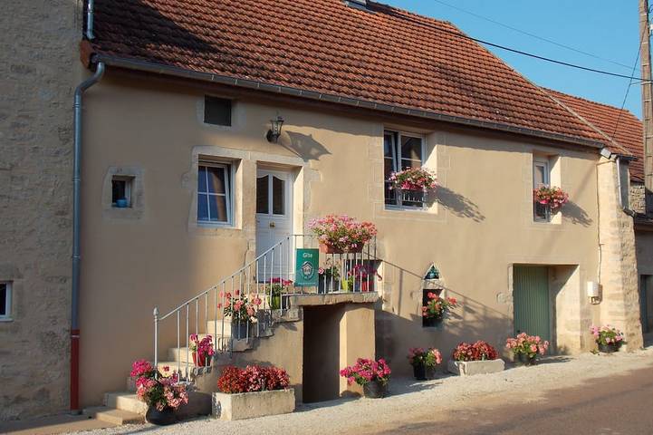 Gîte pour 6 personnes, avec terrasse et jardin à La Roche-Vanneau