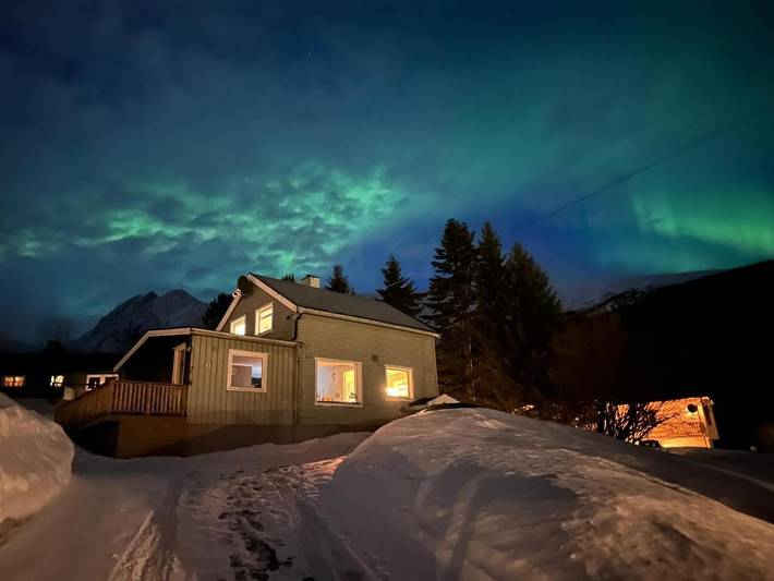 Ferienhaus für 8 Personen, mit Ausblick und Garten sowie Sauna in Lyngen - 2