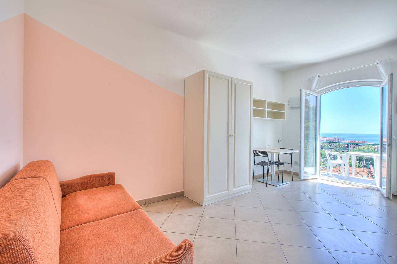 Appartamento intero, Seaview Pool Retreat - M18 in Andora, Riviera di Ponente