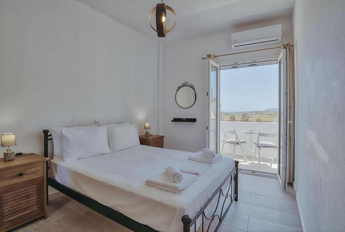 Apartamento de vacaciones para 3 personas, con vistas además de terraza y jardín - 1