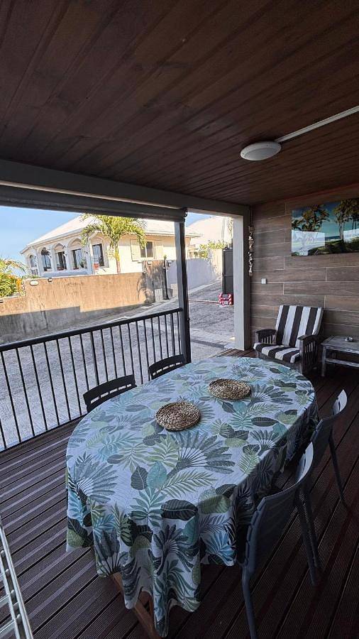 Gîte pour 4 personnes, avec terrasse et piscine à Petite-Île - 3