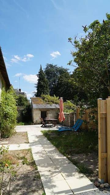 Gîte pour 4 personnes, avec jardin à Vernoil-le-Fourrier