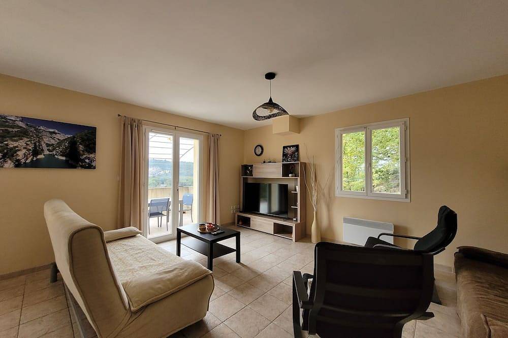 House with swimming pool in a peaceful, relaxing setting. Pets allowed. in Bauduen, Brignoles Region