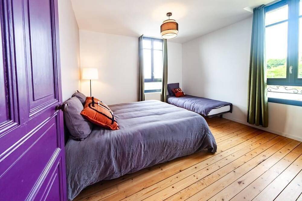 Jolie m'Home*Le Puy du Fou*7 bedrooms, 5 bathrooms, 5 toilets, beds made in Mauléon, Valle del Loira