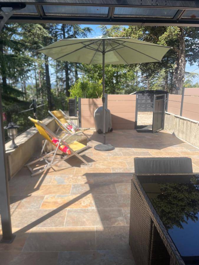 Gîte pour 6 personnes, avec vue ainsi que jardin et piscine à Crest - 4