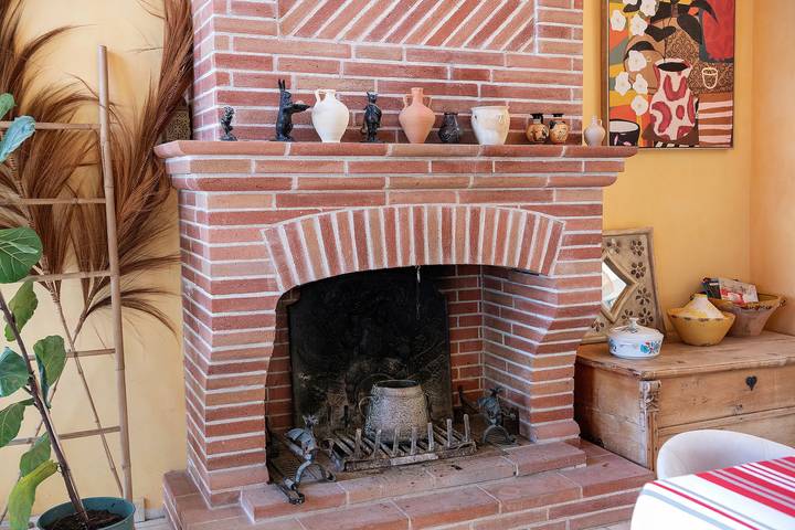 House with Private Pool, Terraces, Wi-Fi, and View in Sainte-Camelle in Sainte-Camelle, Carcassonne region