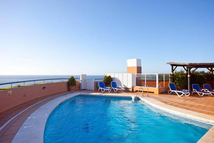 Apartahotel para 3 personas, con Balcón y Terraza además de Piscina y Vistas en Marbella
