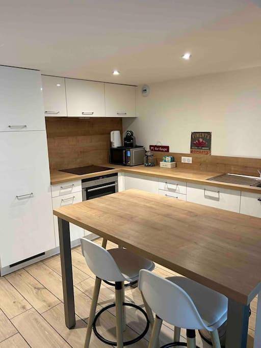 Logement avec piscine privée chauffée in Biarritz, Bayonne und Umgebung