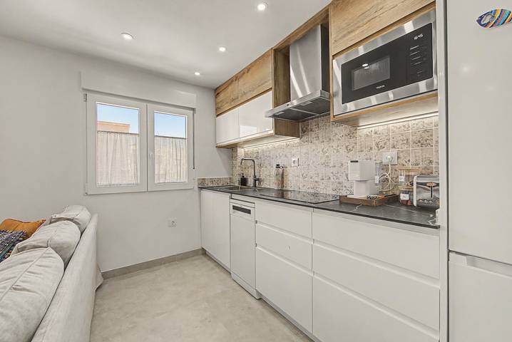 Apartamento entero, Apartamento 'La Estrella Del Cabo' con Wi-Fi y aire acondicionado in San Miguel de Cabo de Gata, Almería