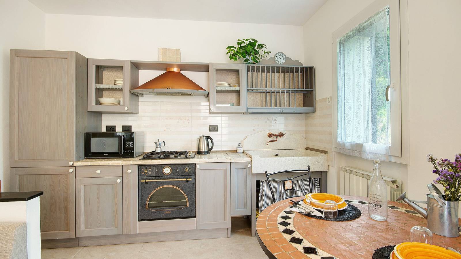 Apartamento entero, Casa de vacaciones "Pullin" con jardín privado y Wi-Fi in Chiavari, Riviera di Levante