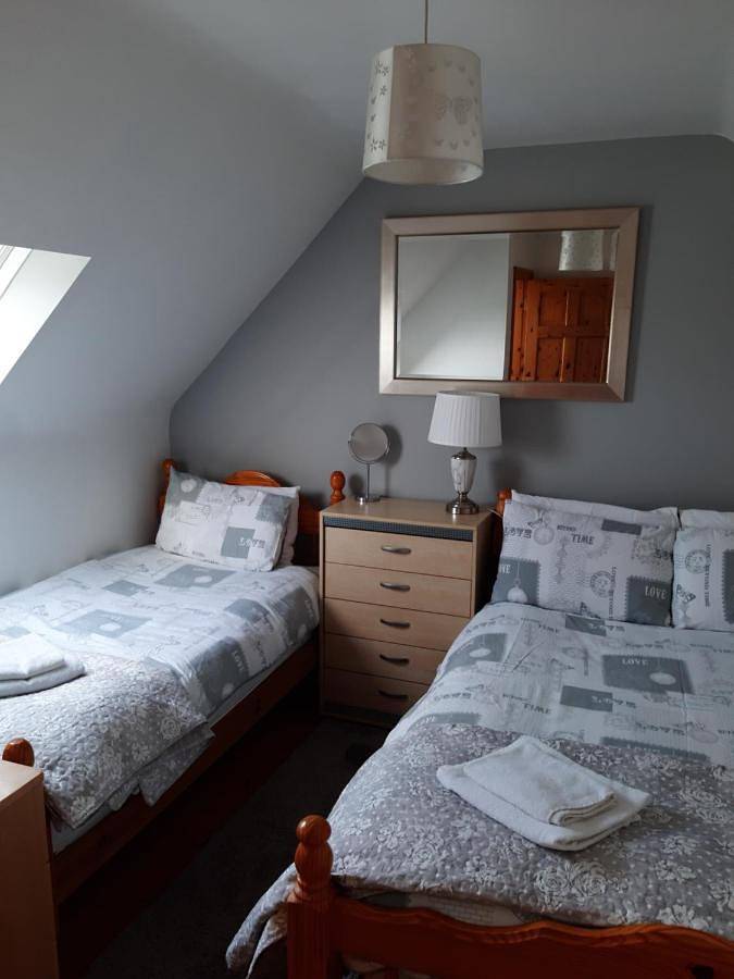 Ferienwohnung für 5 Personen, mit Ausblick und Garten, kinderfreundlich in County Clare