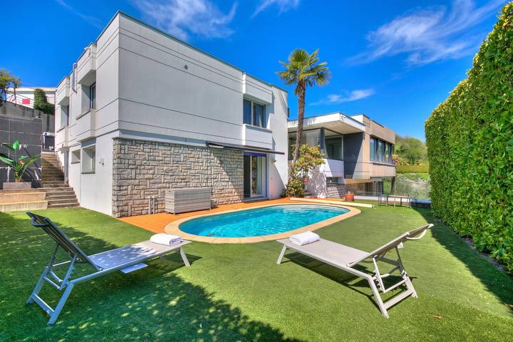 Villa für 6 Personen, mit Pool und Seeblick, mit Haustier in der Schweiz