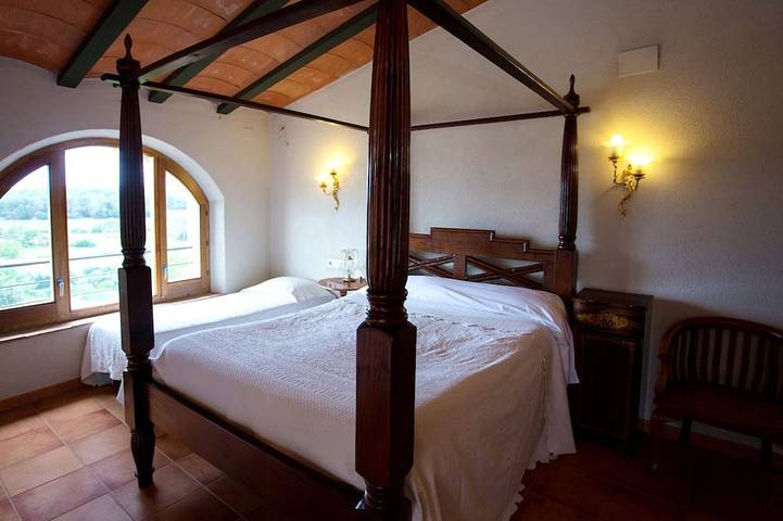 Location de vacances pour 16 personnes, avec jacuzzi et jardin, animaux acceptés à Sant Mori - 3